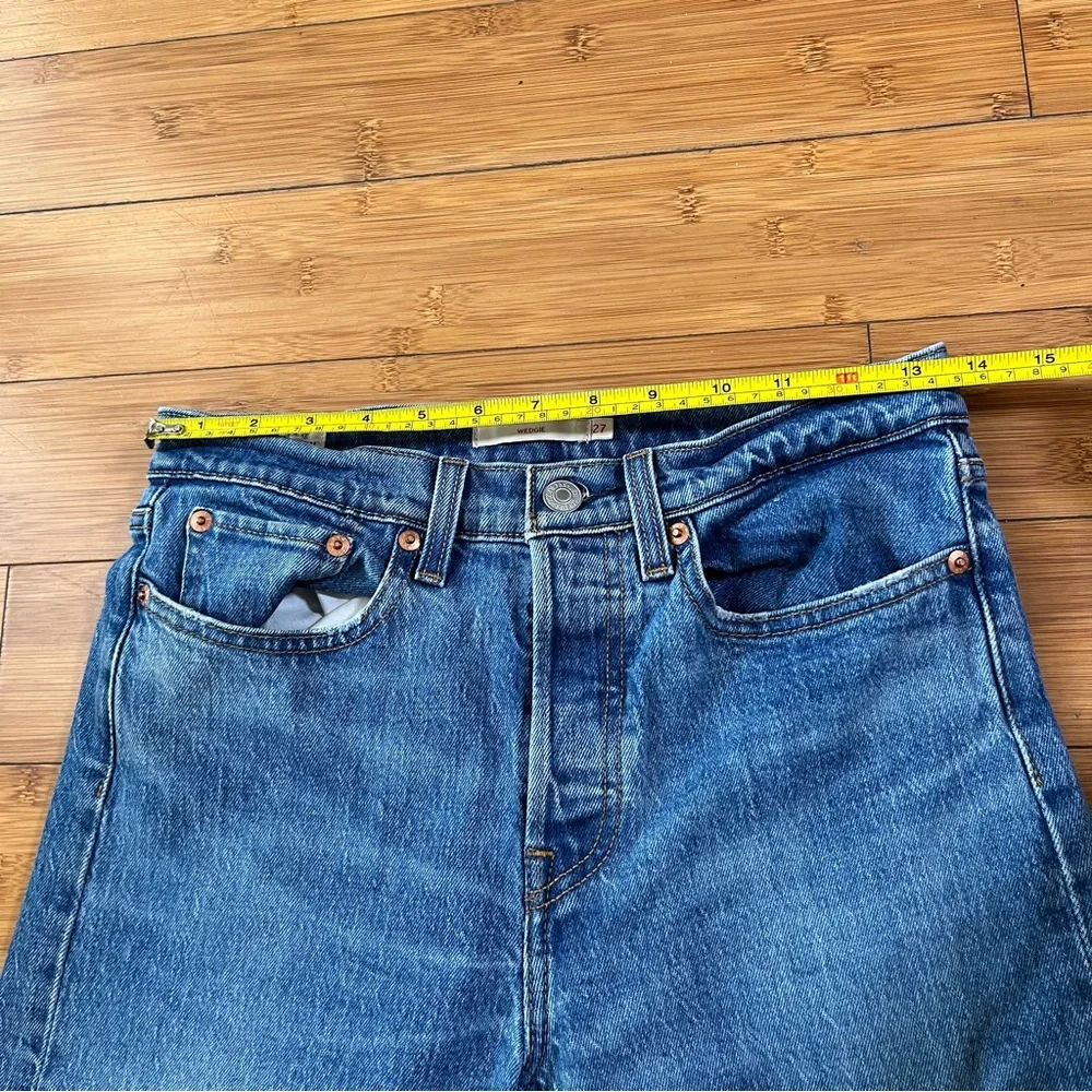 Levi's Wedgie Straight Leg Button Fly Classic Blue Jeans size 27 - Picture 8 of 12